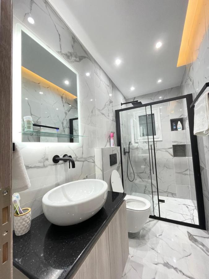 Apollo 2 Bd Jacuzzi Suite Афины Экстерьер фото